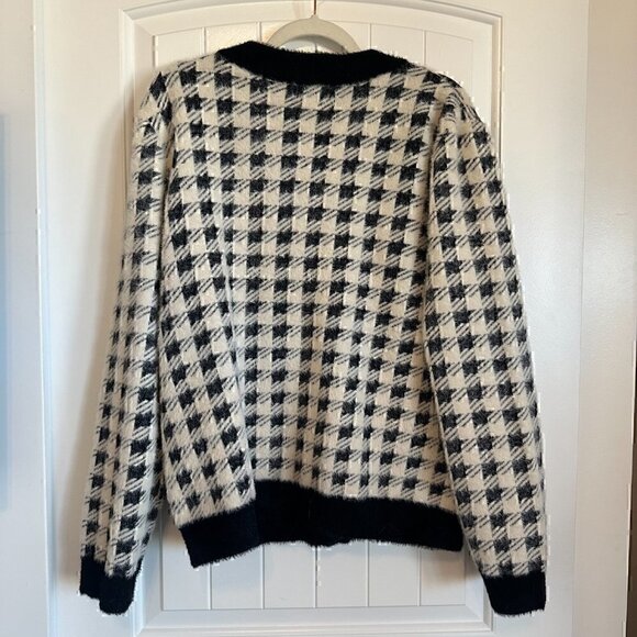 Cyrus SUPER SOFT women's sweater black and white with silver button detail XL - Picture 6 of 10